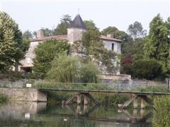 kleines altes Schloss